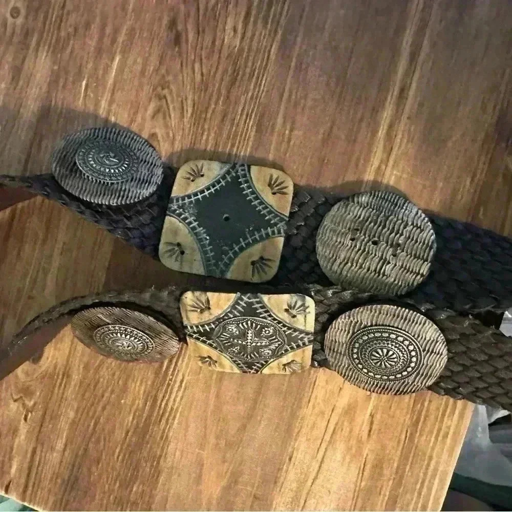 CHICO'S Sz Medium Statement Belt Wide Braided Leather Large Medallions Brown EUC